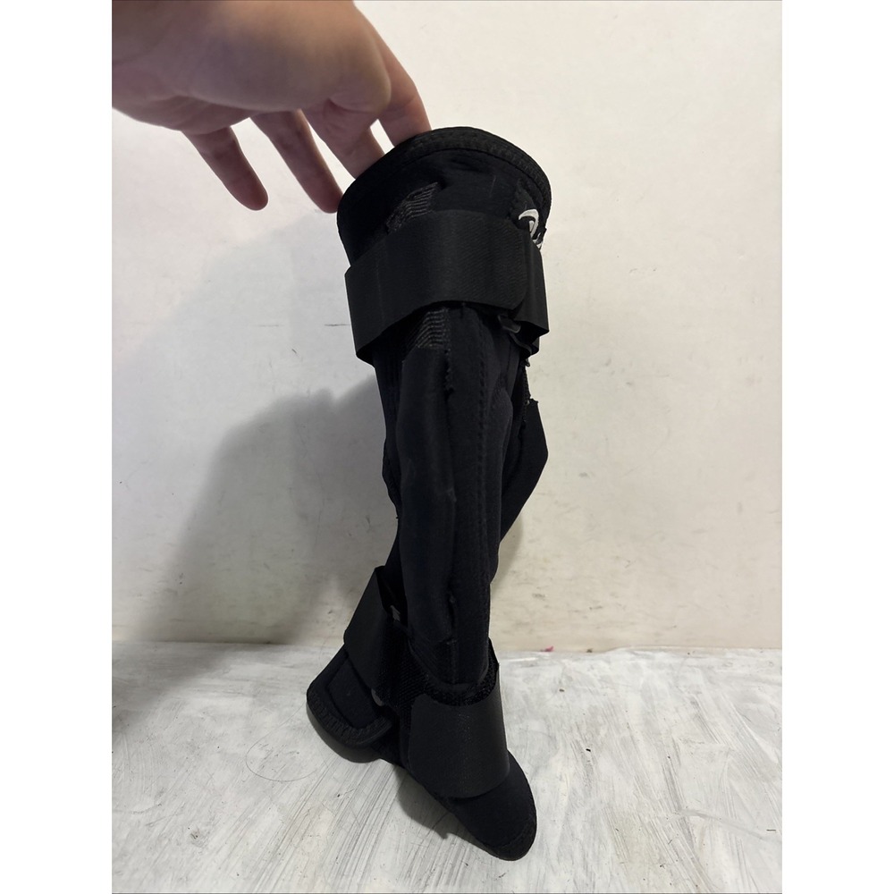Athletic Works Knee Brace Regular Size - Picture 4 of 5